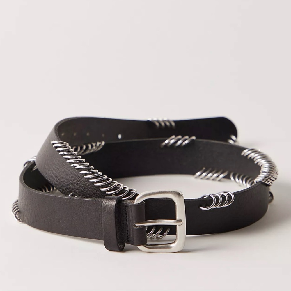 Free People Black and Silver Leather Belt
M/L